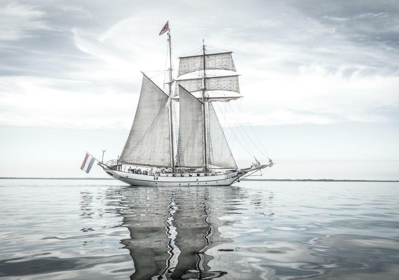 Segelschiff J.R. Tolkien Hotel Hamborg Eksteriør billede